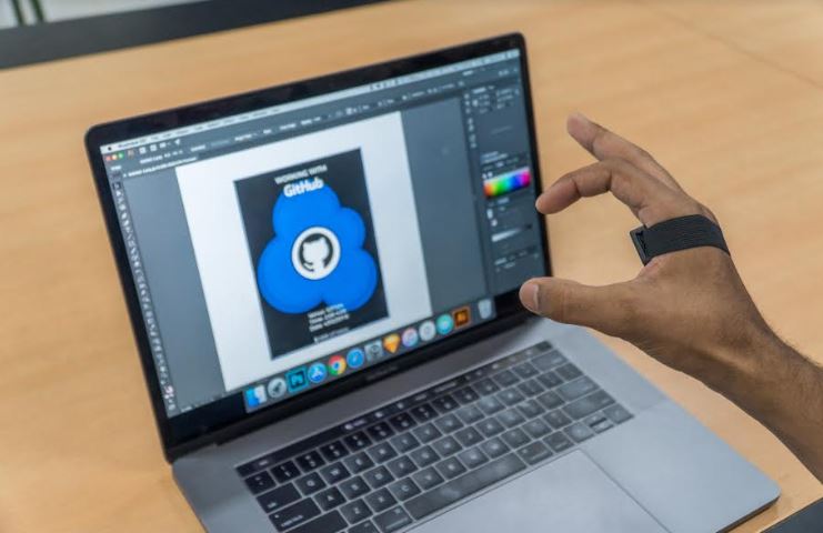 Using gestures to design using photoshop