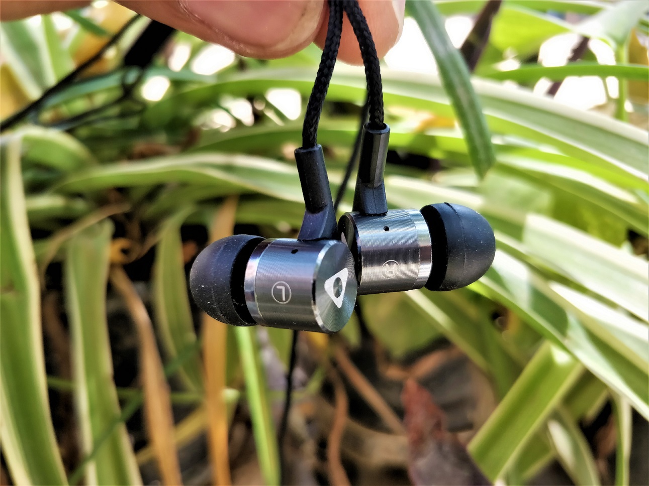 Stuffcool Bac in-Ear Wired Earphones Headphone Review 2
