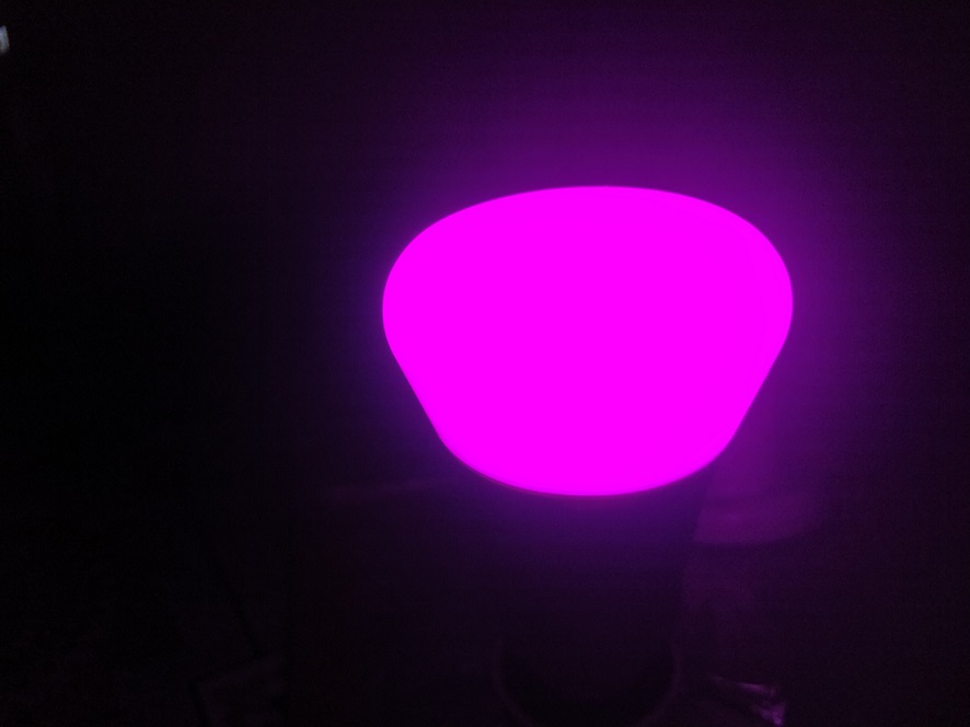 Colour Syska smart LED bulb review 1