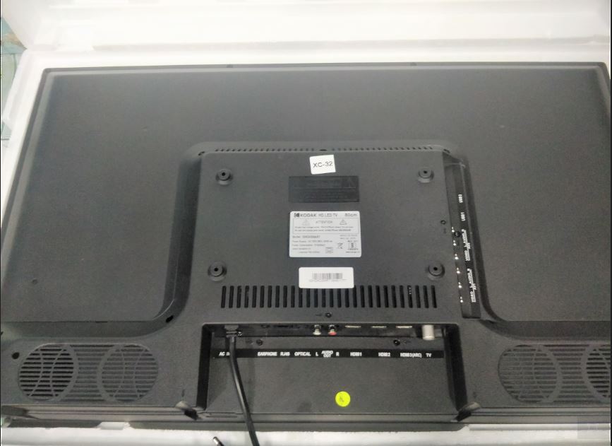Kodak 32HDXSMART 80cm HD ready LED smart tv back review