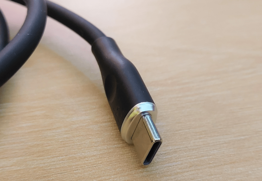 VOLTME Revo USB cable jack
