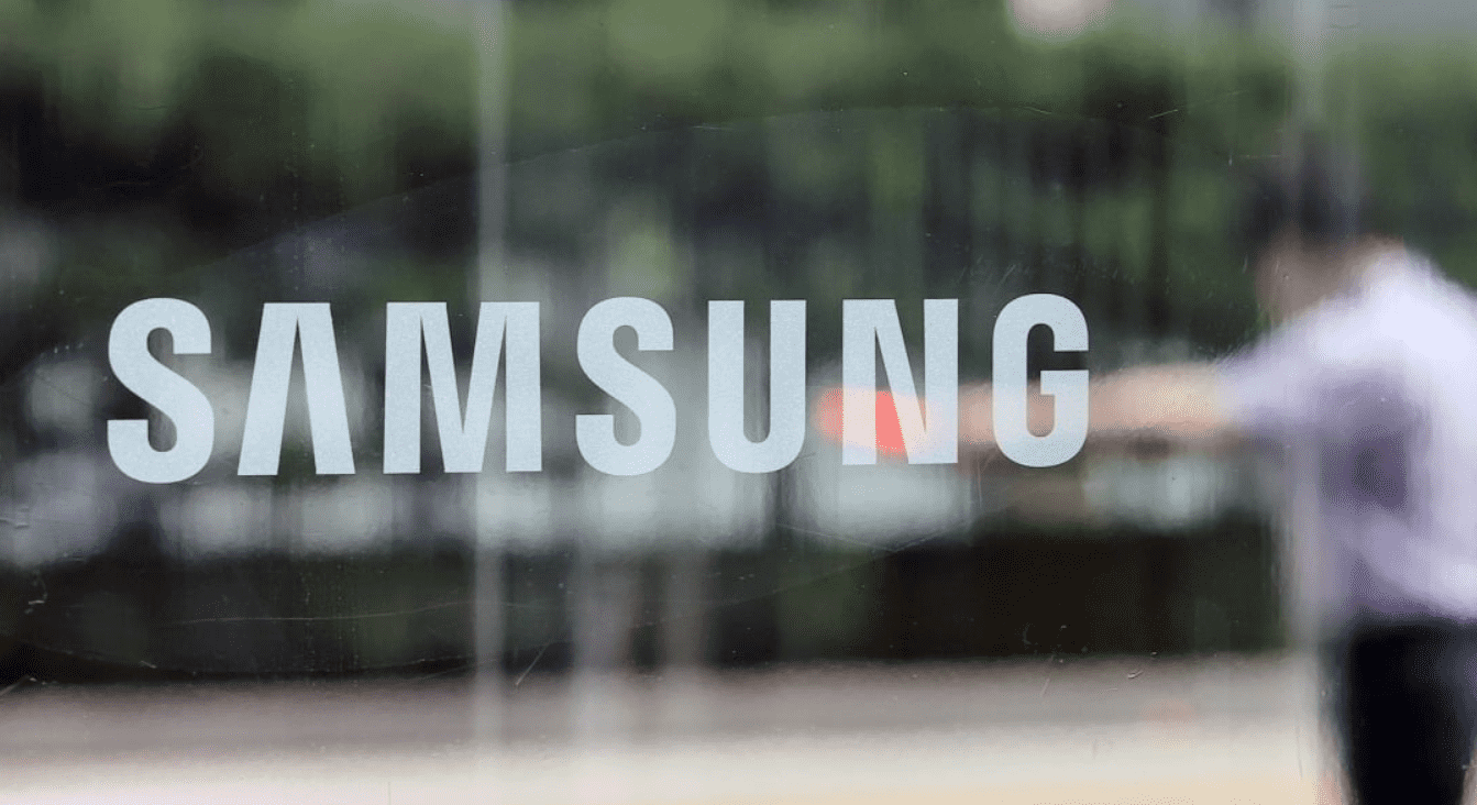 Samsung add cloud gaming service Galaxy phone